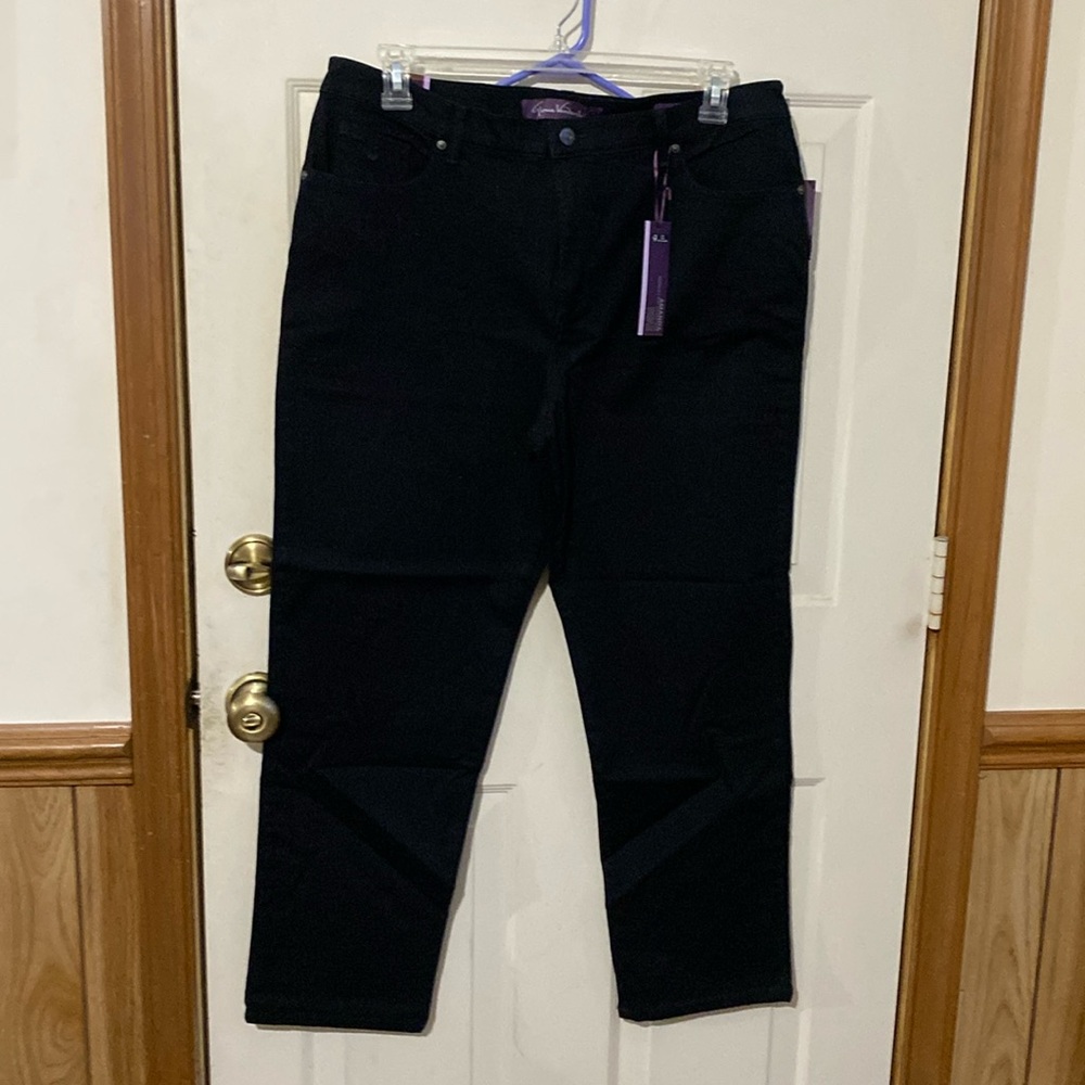 Gloria Vanderbilt Black Amanda Jeans 18 Short